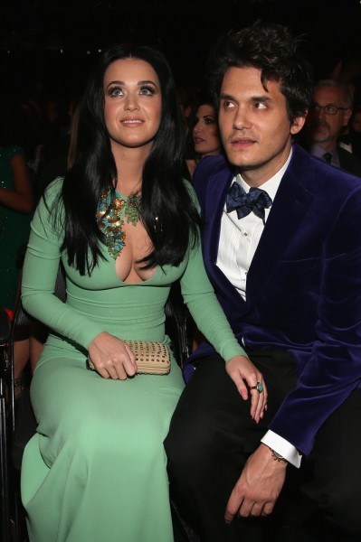 Singers Katy Perry (L) and John Mayer