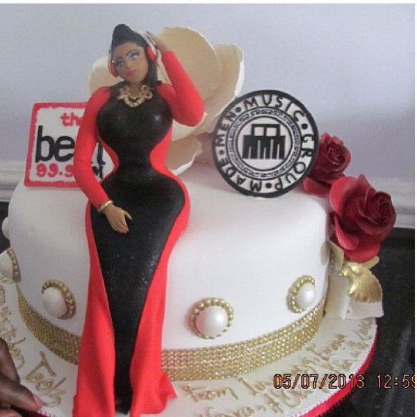 Iyanya's birthday cake gift for Toolz