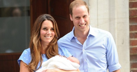 Kate and William step out newborn baby