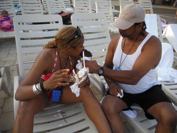 Regina Askia and family go swimming (9)