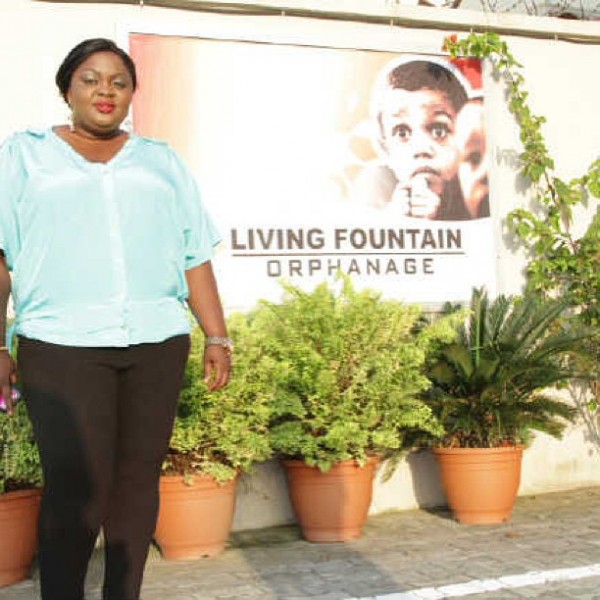 Eniola Badmus at the Living Faith Charity where she gave out a few goods to the home, photo: Instagram
