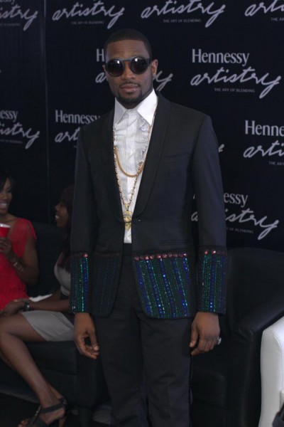 D’Banj rocks a one million naira jacket for his performance 1