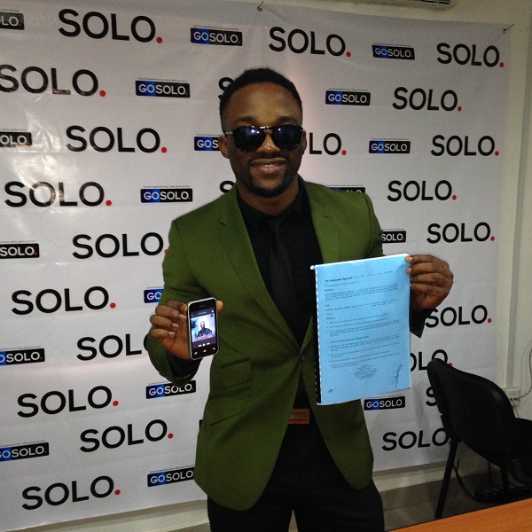 Laughing all the way to the bank: Iyanya signs endorsement deal with mobile phone manufacturing company Solo Phones
