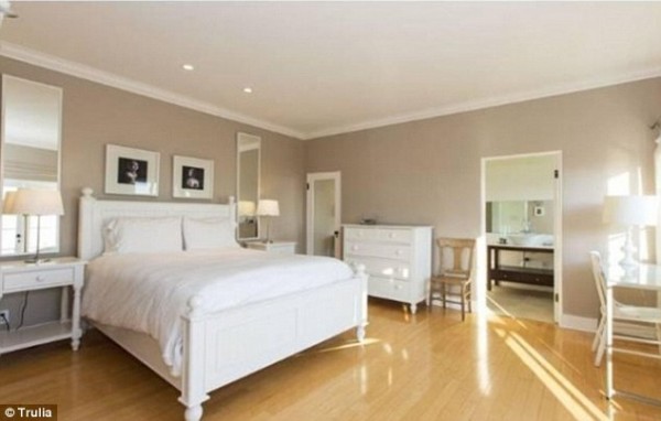 There are five bedrooms and just as many bathrooms if guests would like to come and stay