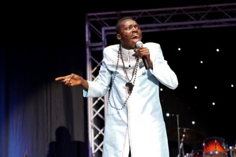 (comedian, Akpororo slammed over poor performance at Buharis Galaa night. Photo: Filed)
