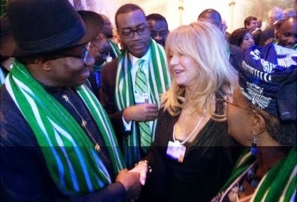 Goodluck Jonathan meets with Goldie Hawn at the World Economic Forum. Photo: Twitter Goodluck Jonathan meets with Goldie Hawn at the World Economic Forum