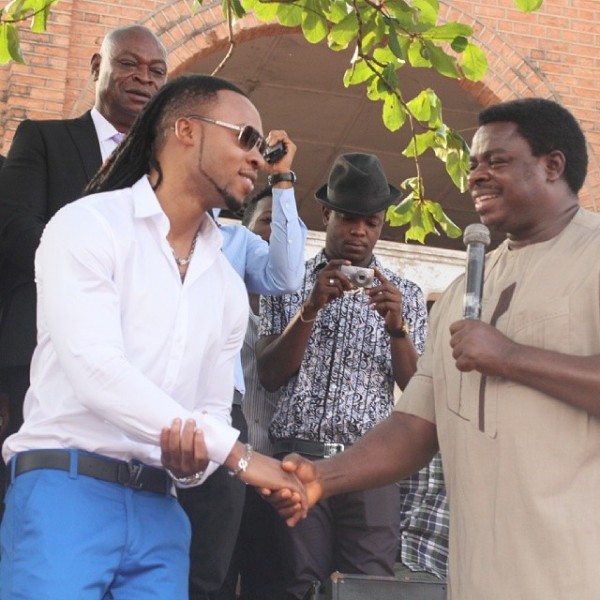 Flavour visits alma mater in school uniform (5)