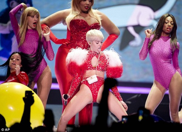 Miley Cyrus (2)