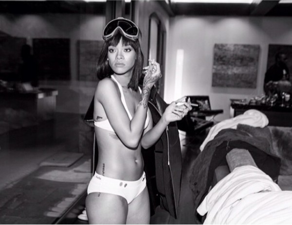 Rihanna (2)