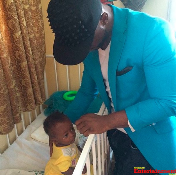 Iyanya visits Nyanya bomb blast victims (3)