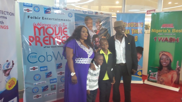 Foluke Daramola and some cast members at the premiere Photo NET/Olamide Jasanya