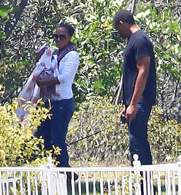 Kerry Washington a nd their baby Isabel 03