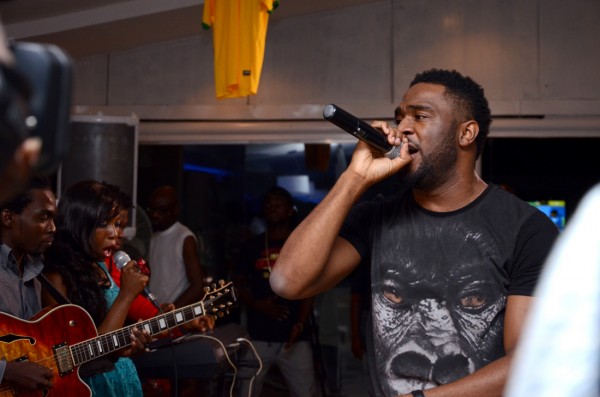 15) PRAIZ PERFORMANCE