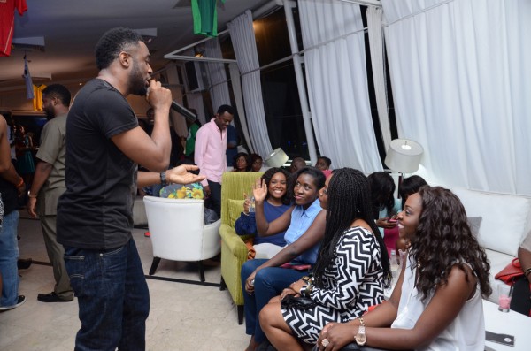 18) PRAIZ IN FULL FLOW WITH THE LADIES