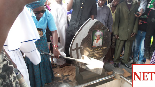Pictures from Kefee's burial-12