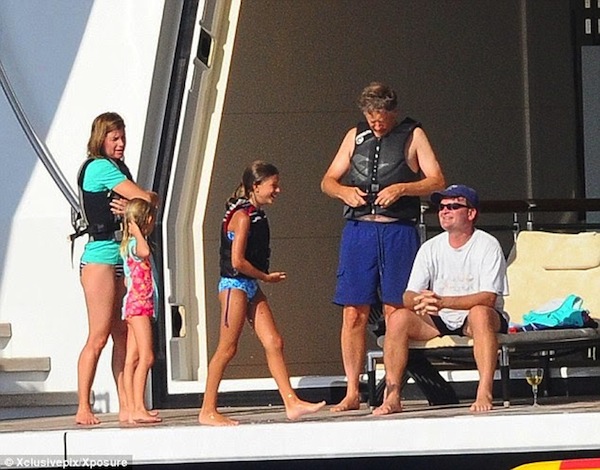 article-2719109-2053BB8300000578-962_634x497