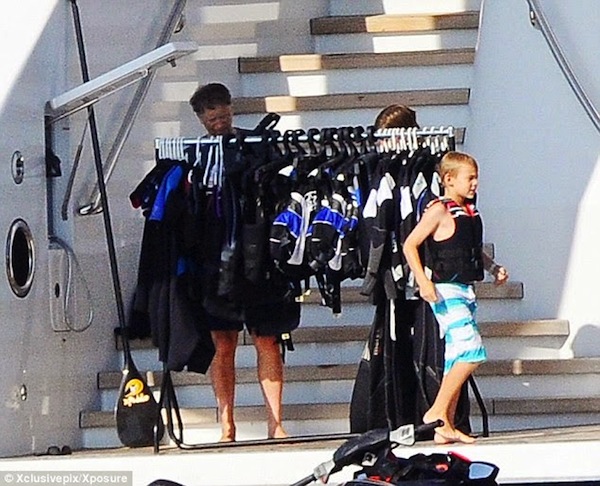 article-2719109-2053BC0200000578-210_634x514