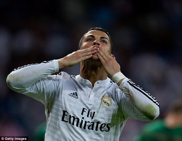 Manchester United fans want Cristiano Ronaldo to 'come home' to Old Trafford after five seasons in Spain