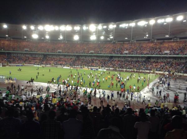Fans-Invade-Abuja-Stadium-_-Super-Eagles-vs-Sudan-_-October-15-2014-_-Sugar-Daily-2