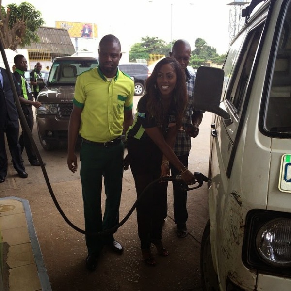 Tiwa Savage selling at petrol station 1