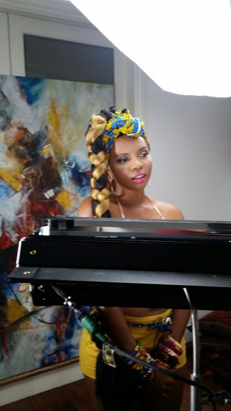 Yemi-Alade-Kissing-B-T-S-1