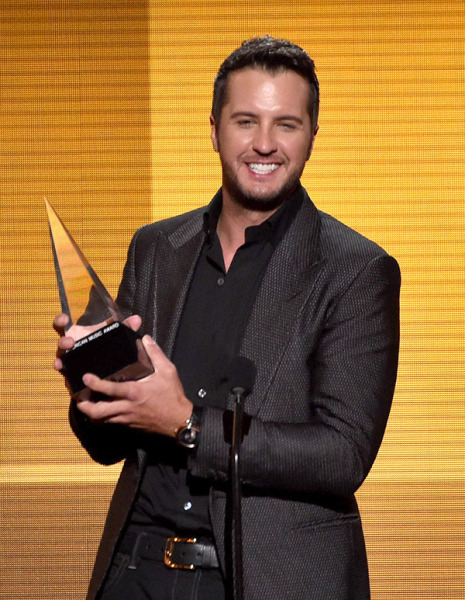 luke-bryan-american-music-awards-2014-amas