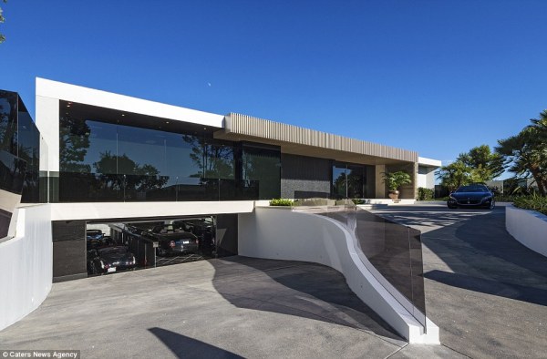 $70m Beverly Hills mansion Beyonce and Jay Z lost to Swedish billionaire 07