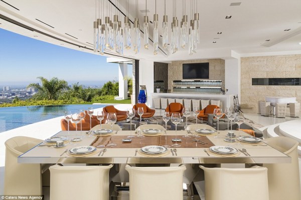 $70m Beverly Hills mansion Beyonce and Jay Z lost to Swedish billionaire 17