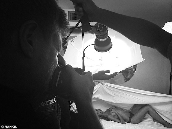 Heidi Klum go topless 01