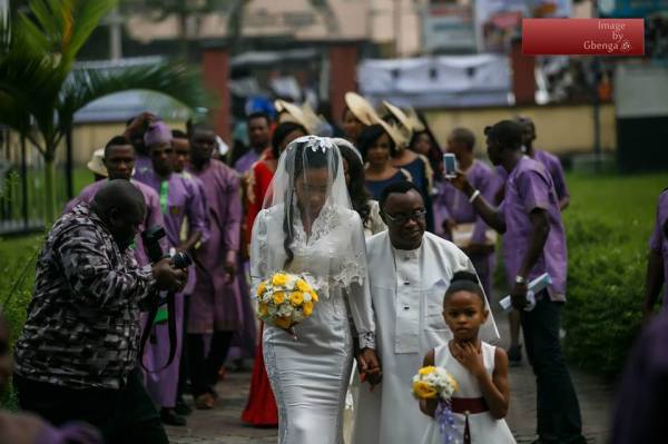 Ibinabo-Fiberesimas-White-Wedding-December-2014-04