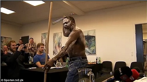 Sisto's dad shows off his dancing skills while the Danish media watch on in the background