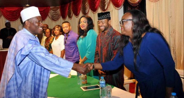 (President Jonathan meets nollywood stars in Lagos)