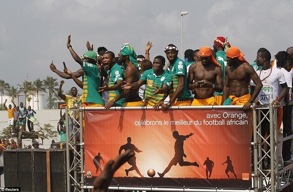 Hundreds of thousands of supporters at the airport and on the streets welcomed home the victorious squad
