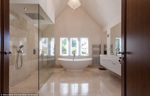 A photograph of the bathroom in the mansion formerly rented by United's £60m signing Di Maria