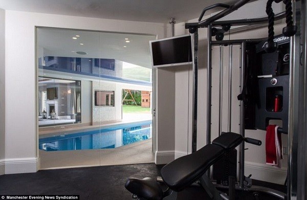 Di Maria's mansion had its own gym included next to the swimming pool at the luxury pad