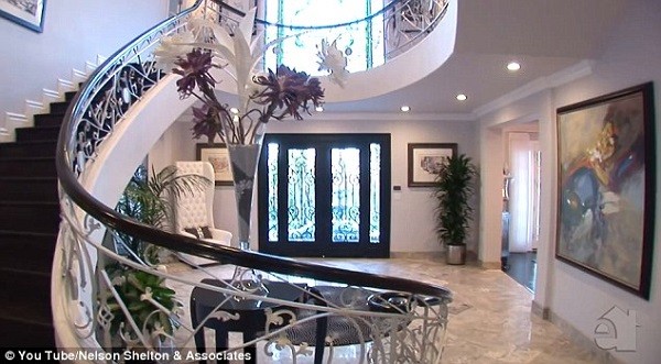 The Filipino boxer acquired the property just over a month out from his fight against Floyd Mayweather