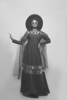 Tonye-Sholz-for-Exquisite-Magazine-March-2015002