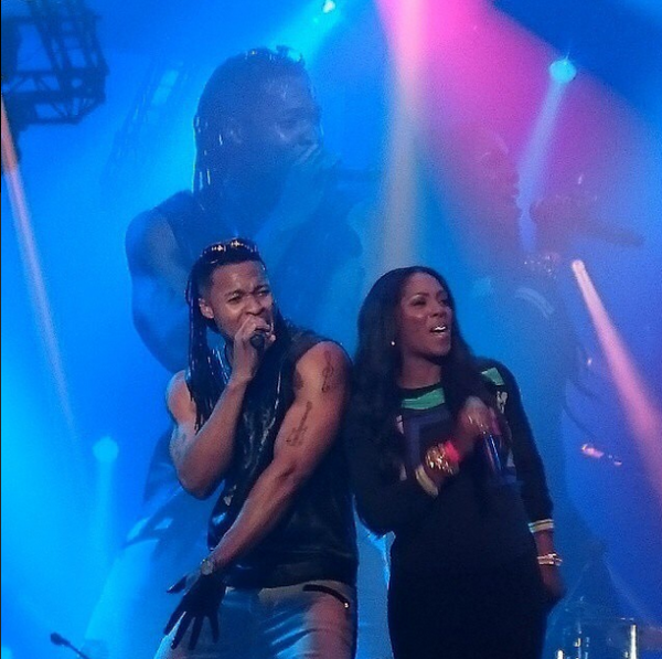 (Flavour and Tiwa Savage on stage. Photo: Instagram)