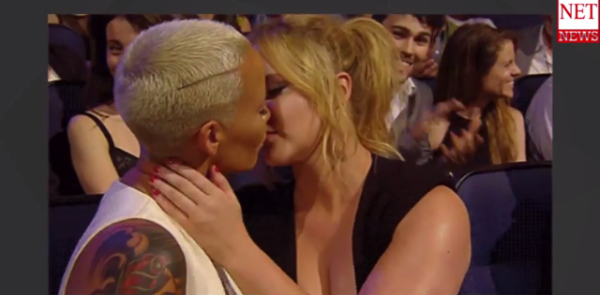 Amber Rose's Lesbian kiss