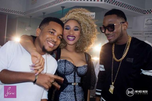 (Here’s behind-the-scenes footage from Tonto Dikeh‘s ‘Sugar rush’. Photo: SYNC Media)