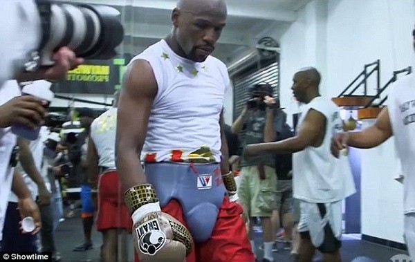 The Showtime video takes you inside Floyd Mayweather Jnr's training camp ahead of $300m fight