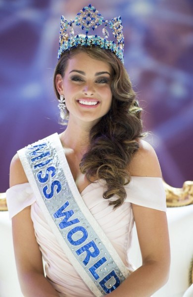 rolene-strauss-crowned-miss-world-2014-ceremony-in-london_1