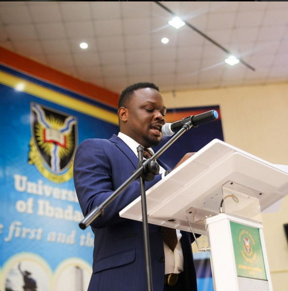 (Dr Sid giving a speech at the University of Ibadan. Photo: Instagram)
