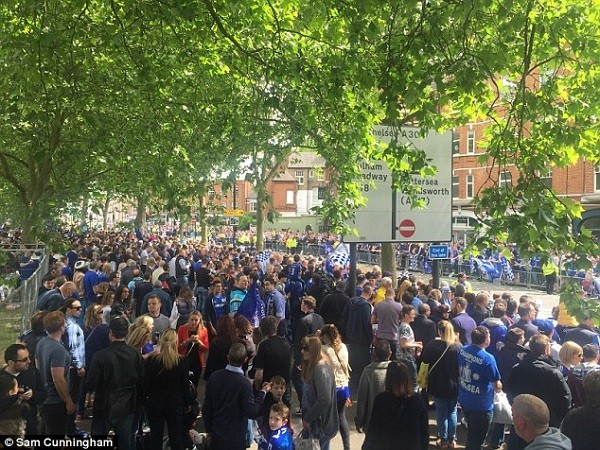 Chelsea's fans turned up in their numbers to celebrate their side's Premier League title win