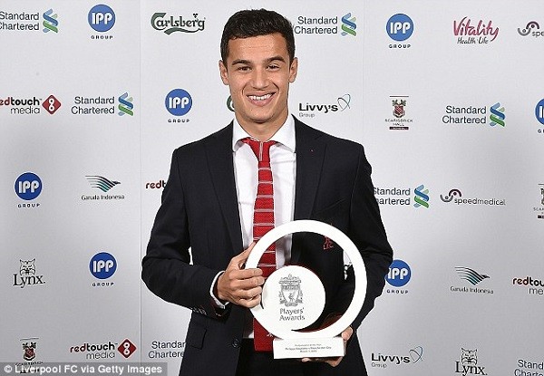 Coutinho poses with the Performance of the Year award during the ceremony at the ECHO Arena