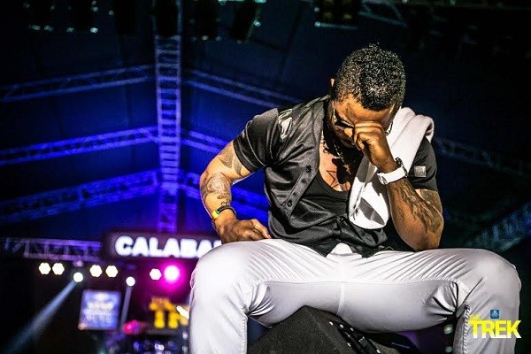 Oritse Femi on stage