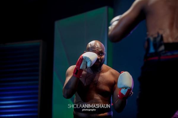 Yaw and Okey Bakassi do a Pacquiao-Mayweather parody at Yaw Live On Stage 00