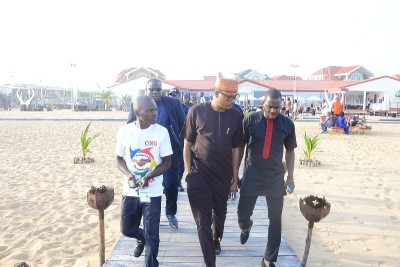 (Shina Peller arriving in Benin Republic. Photo: YBRL)