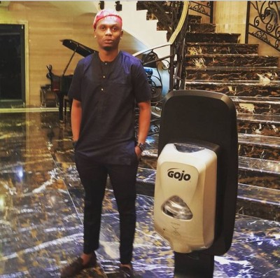 (Reminisce buries his dad. Photo:Filed)