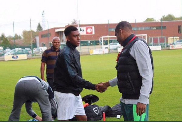 Alex Iwobi and Sunday Oliseh during training before his debut. Photo: Twitter